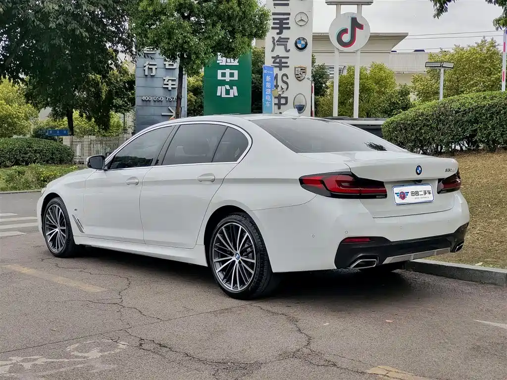 BMW 5 Series 2023 530Li Leading M Sport Package фото 4