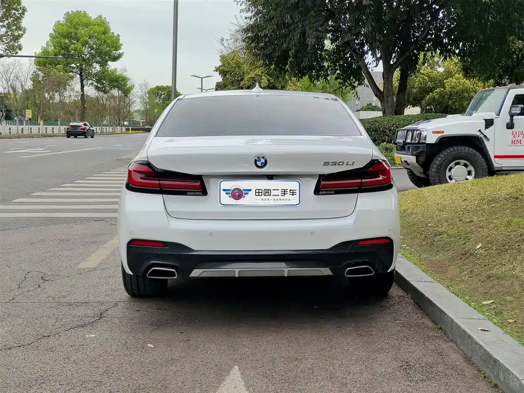 BMW 5 Series 2023 530Li Leading M Sport Package фото 5