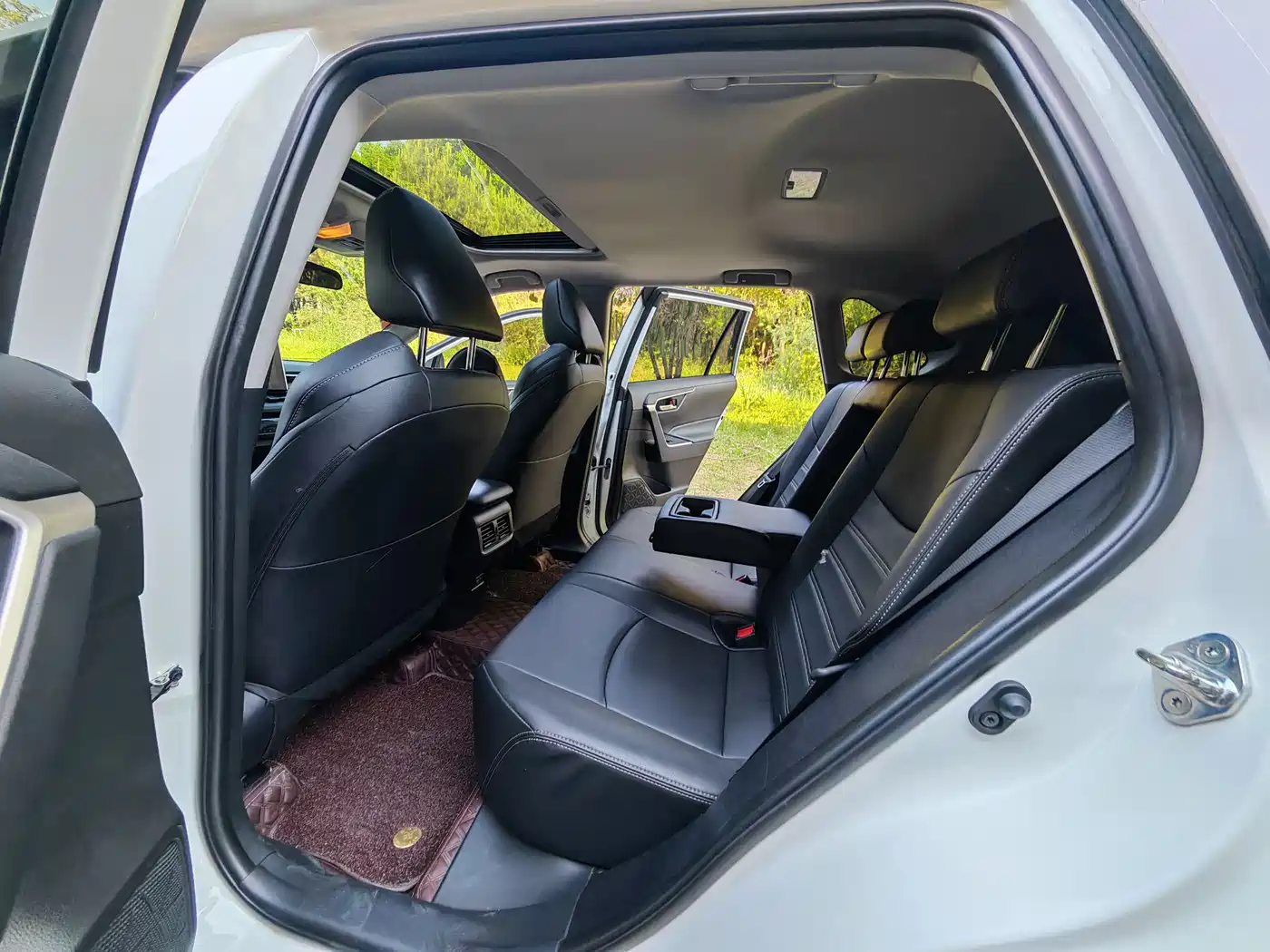 Toyota Wildlander 2021 2.0L CVT 2WD Luxury Edition фото 5