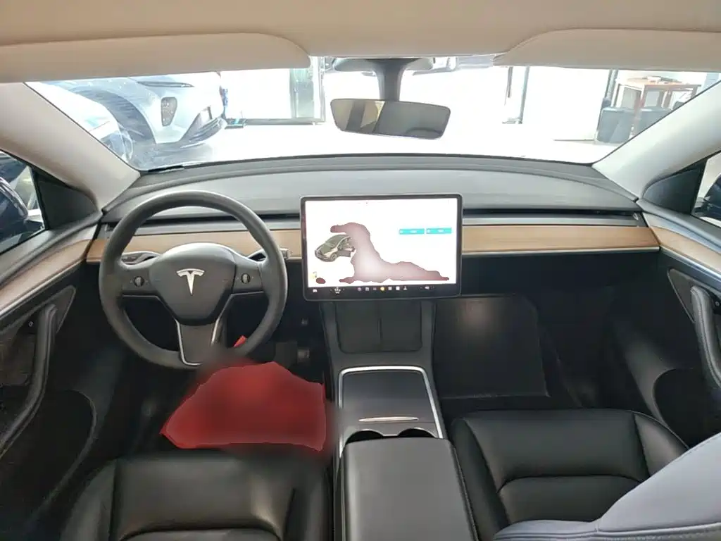 Фото 10 - Tesla Model Y