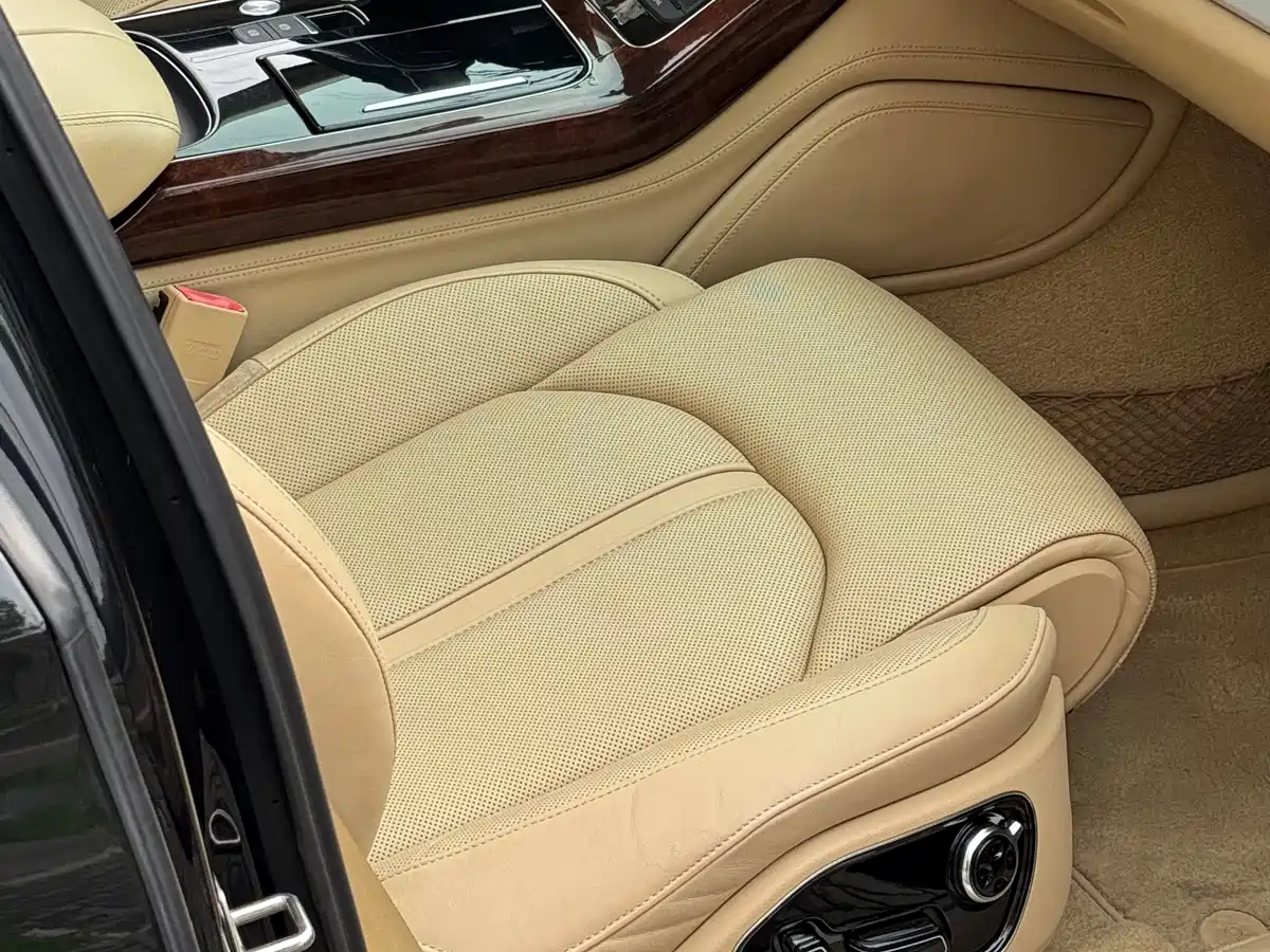 Audi A8 2012 A8L 45 TFSI quattro Luxury фото 13