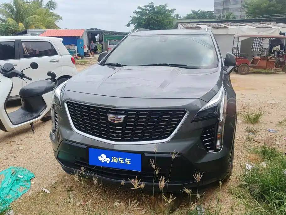 Photo 2 - Cadillac XT4