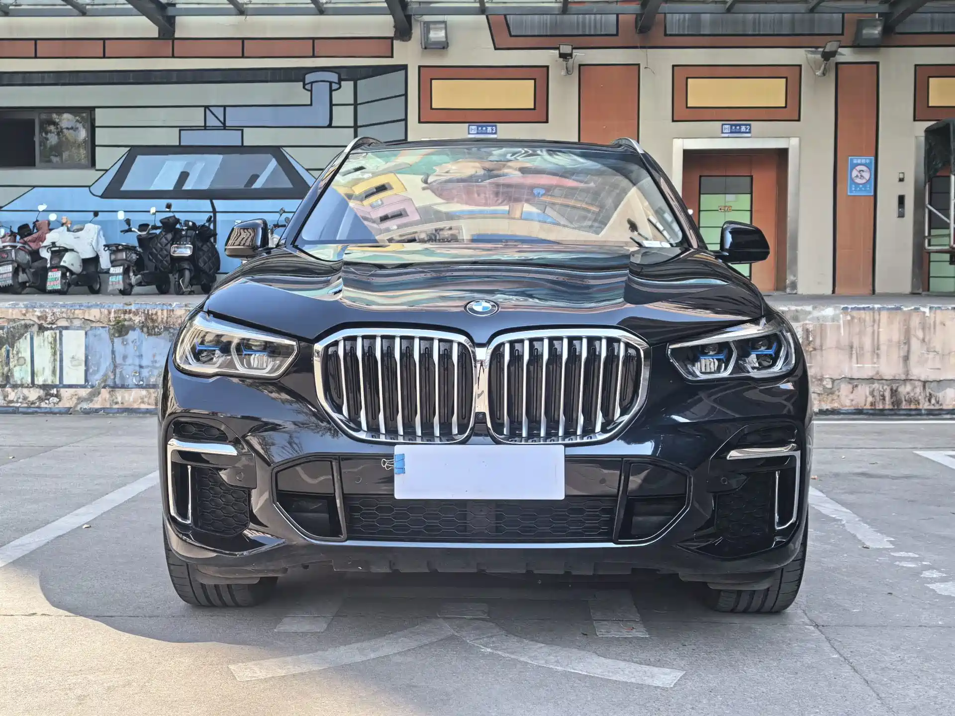 Photo 2 - BMW X5