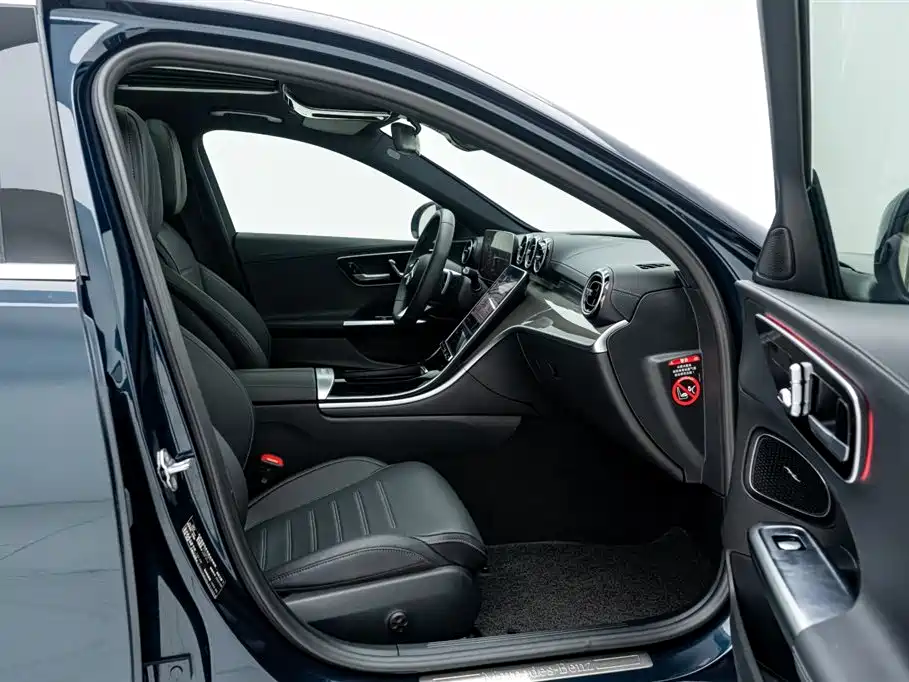 Mercedes-Benz C-Class 2023 Facelift C 200 L Sport Edition фото 24