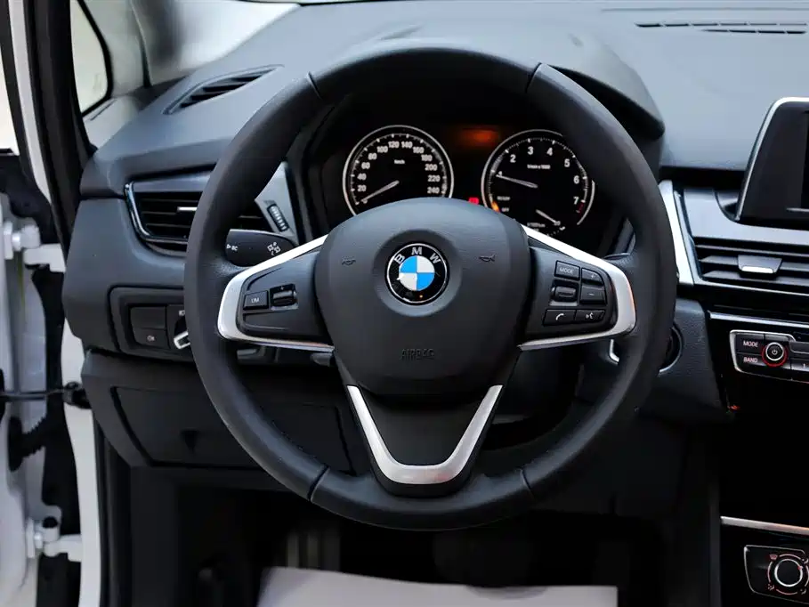 BMW 2 Series Gran Tourer 2019 220i Leading фото 23
