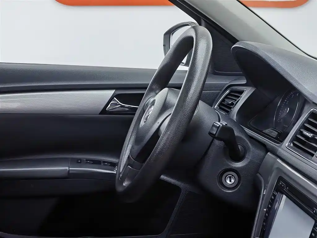 Volkswagen Lavida Tour 2013 1.6L Manual Comfort фото 22