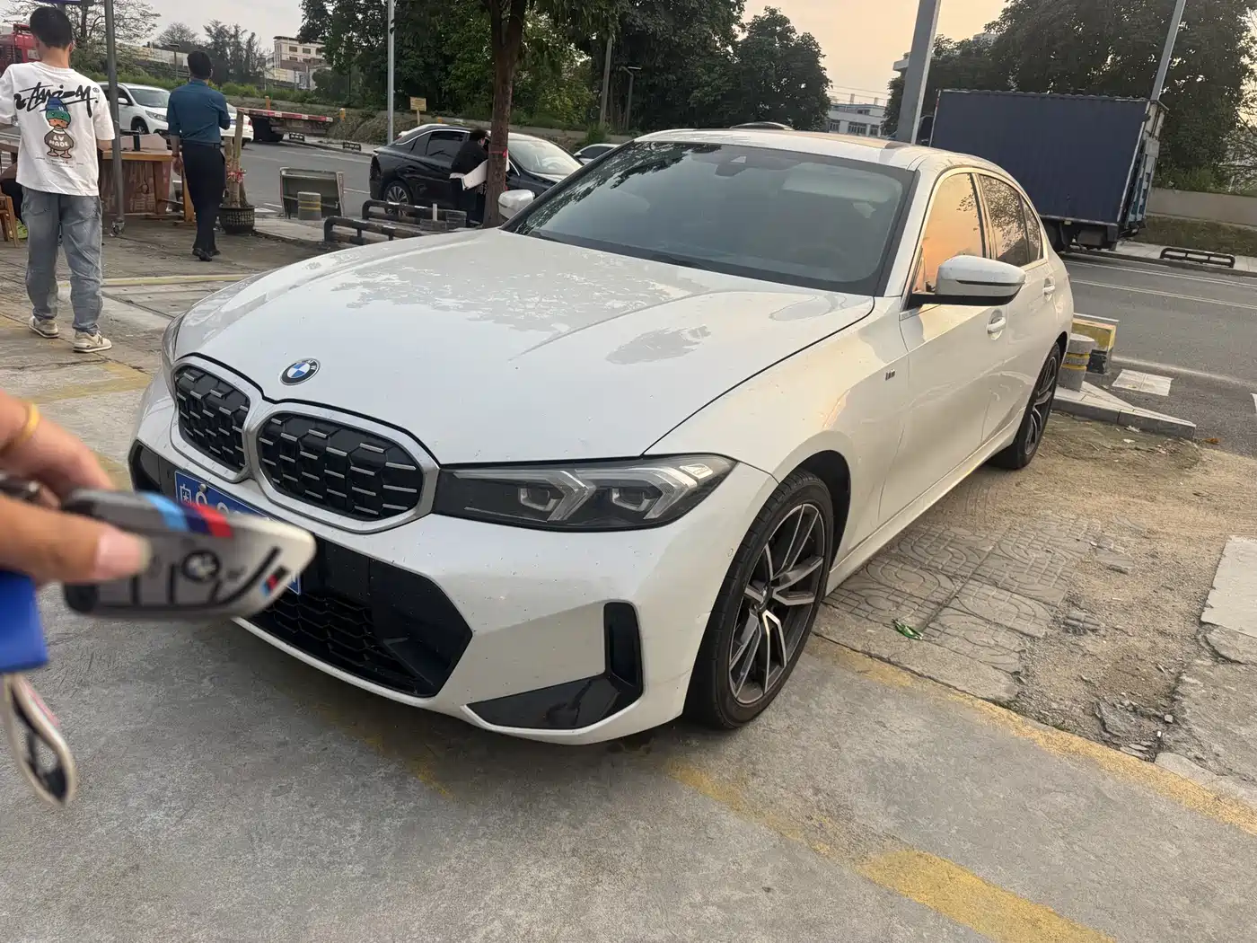 BMW 3 SERIES