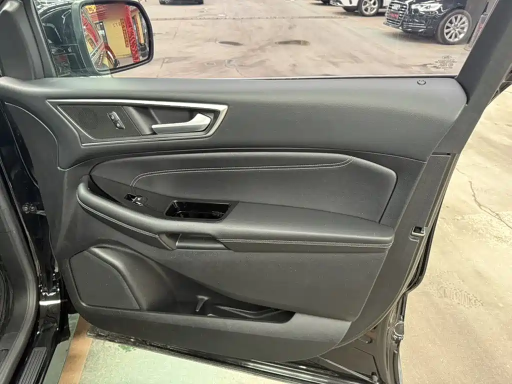 Фото 5 - Ford Edge