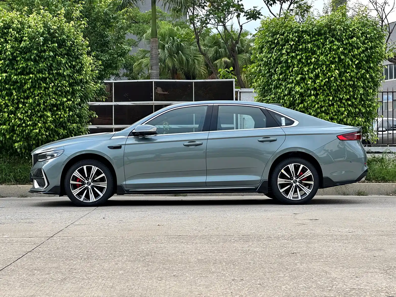 Фото 7 - Geely Preface