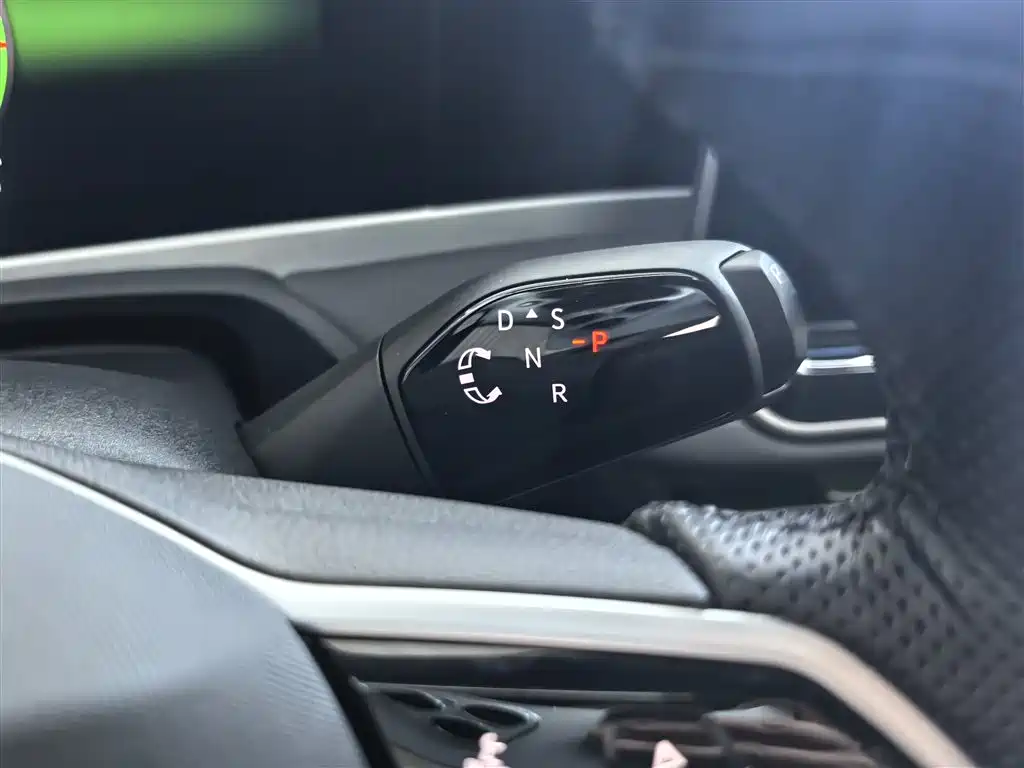 Volkswagen Magotan 2024 300TSI DSG Premium Edition (Eye-catching Package) фото 16