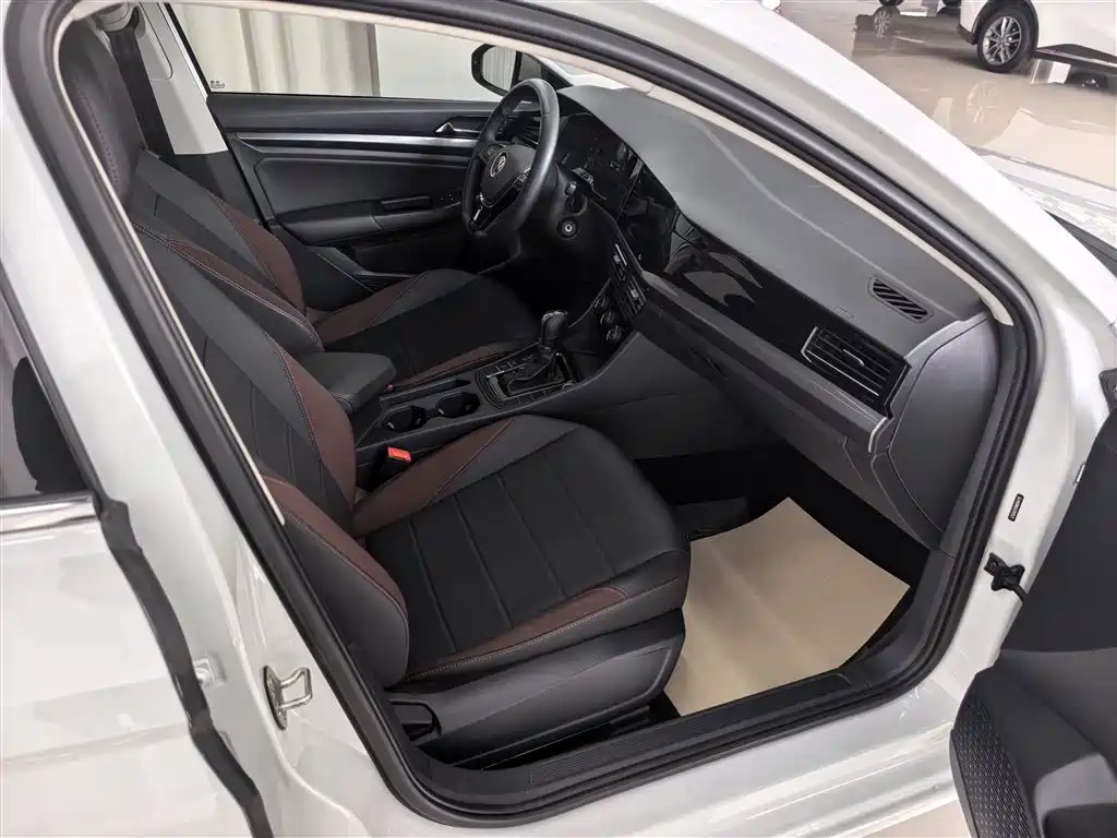 Volkswagen Bora 2021 1.5L Automatic Comfort Smart Edition фото 17