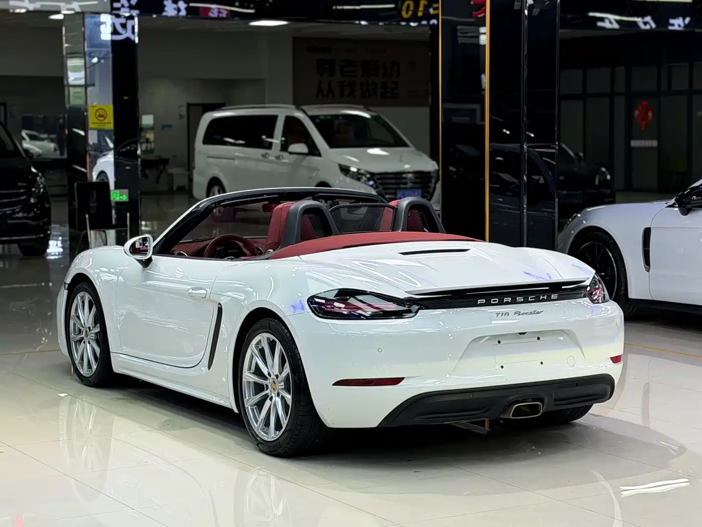 Porsche 718 2020 Boxster 2.0T фото 14