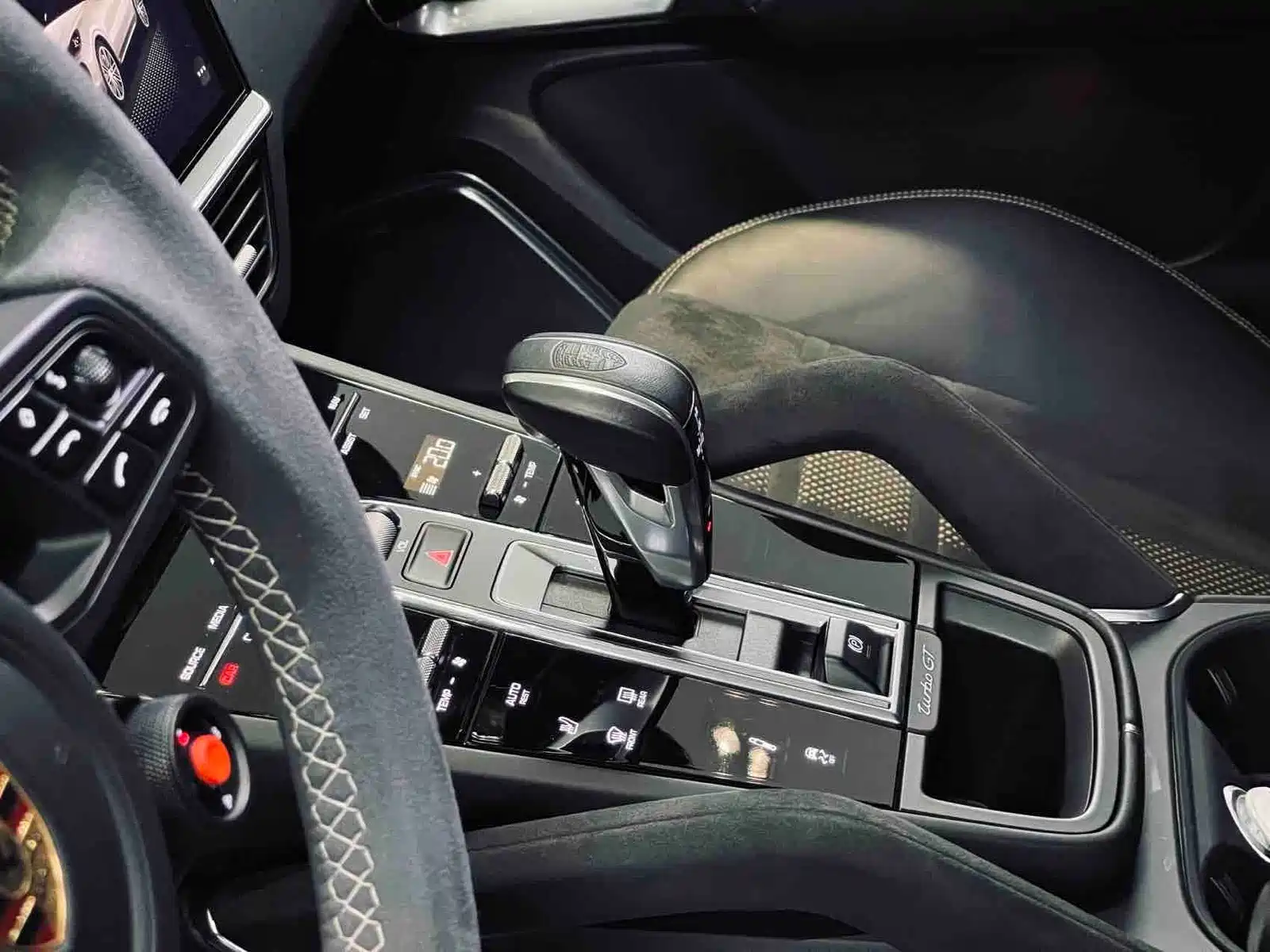 Photo 8 - Porsche Cayenne