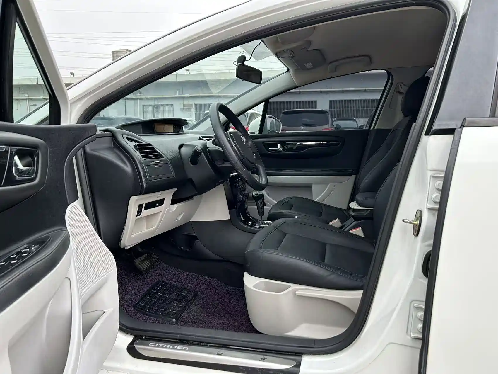 Фото 4 - Citroën C-Quatre