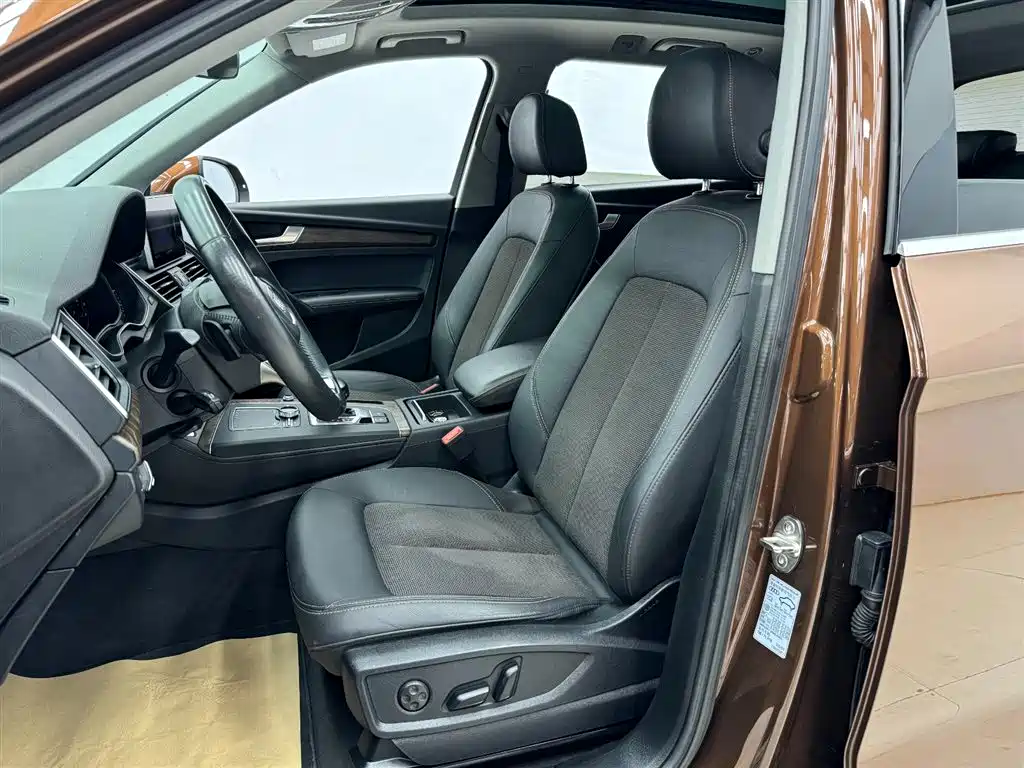 Audi Q5L 2018 Model 45 TFSI Premium Luxury Sport China V фото 14