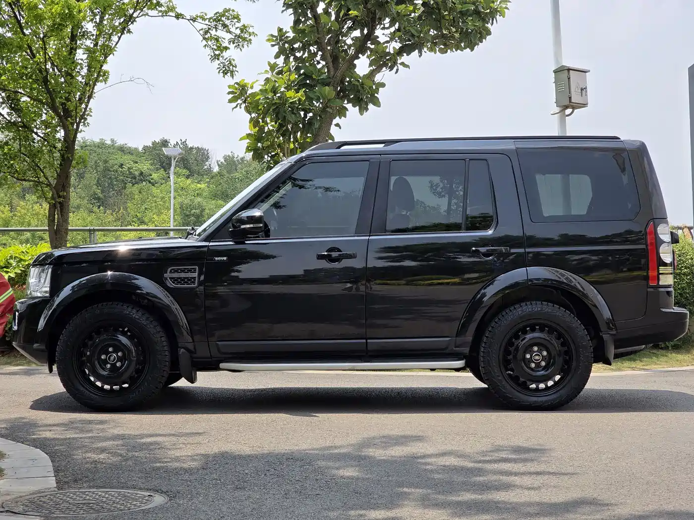 Land Rover Discovery 2016 3.0 SC V6 HSE фото 2