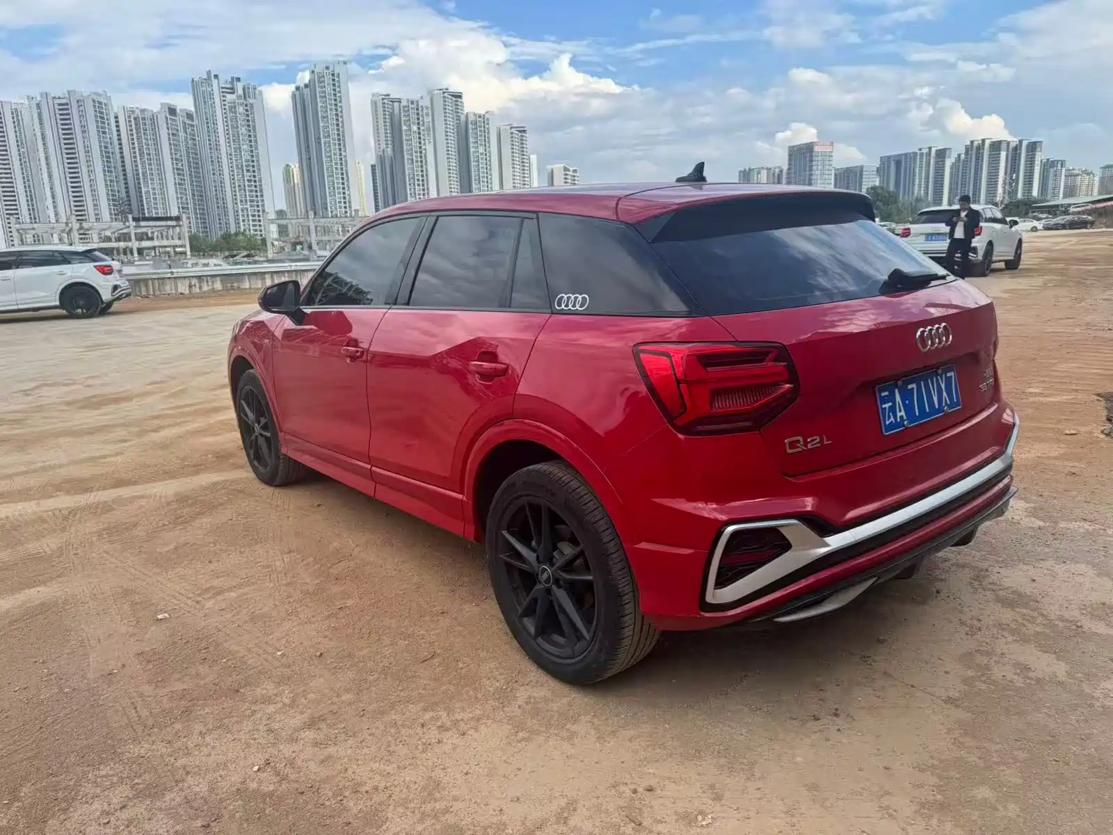 Photo 7 - Audi Q2L