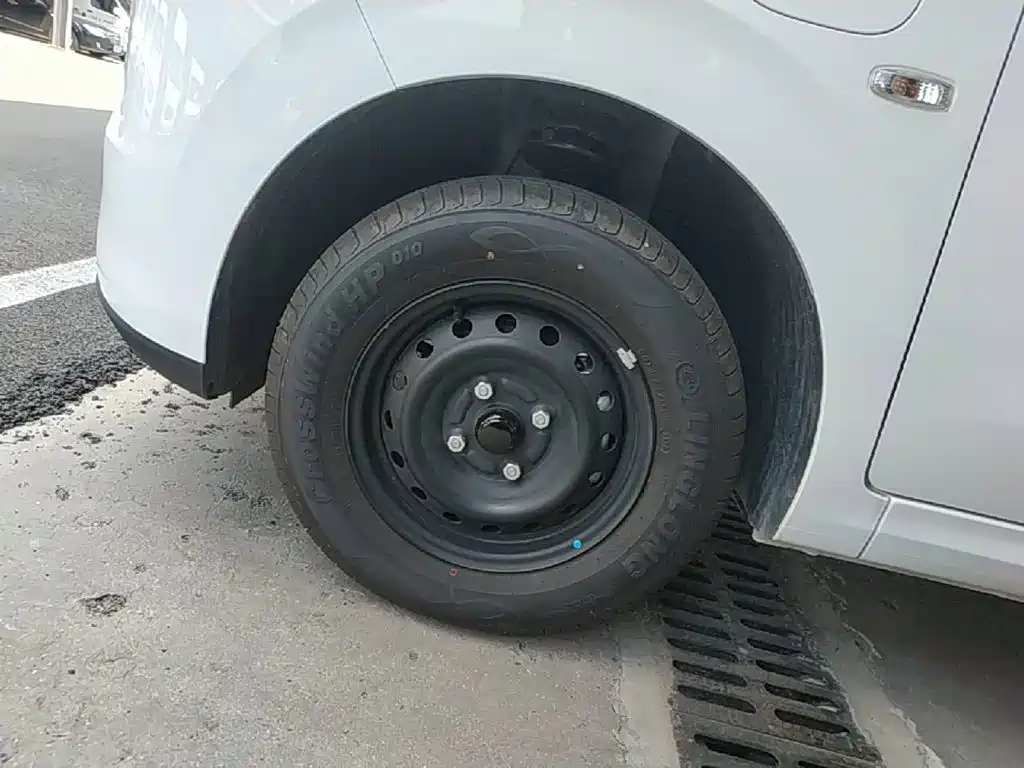 Wuling Motors Wuling Hongguang New Energy 2026 2024 Model Pure Electric 300KM Utility Version
