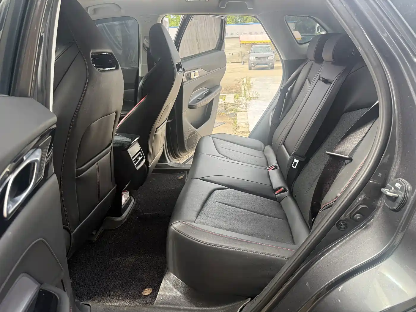 Photo 5 - Changan Oshan Z6