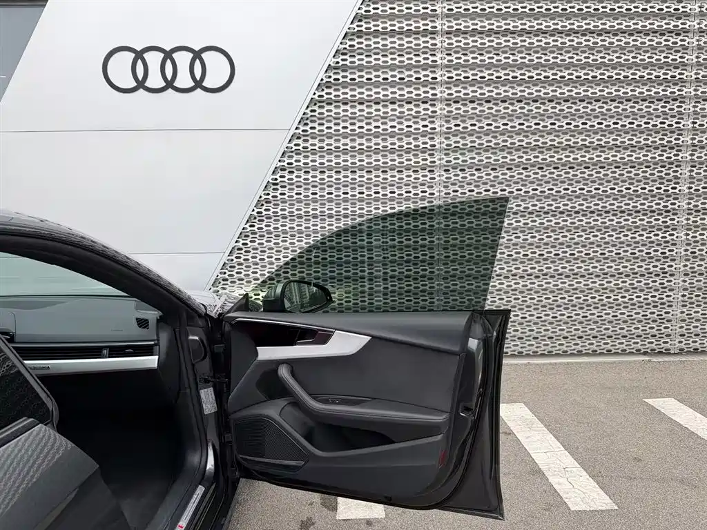 Photo 11 - Audi S5