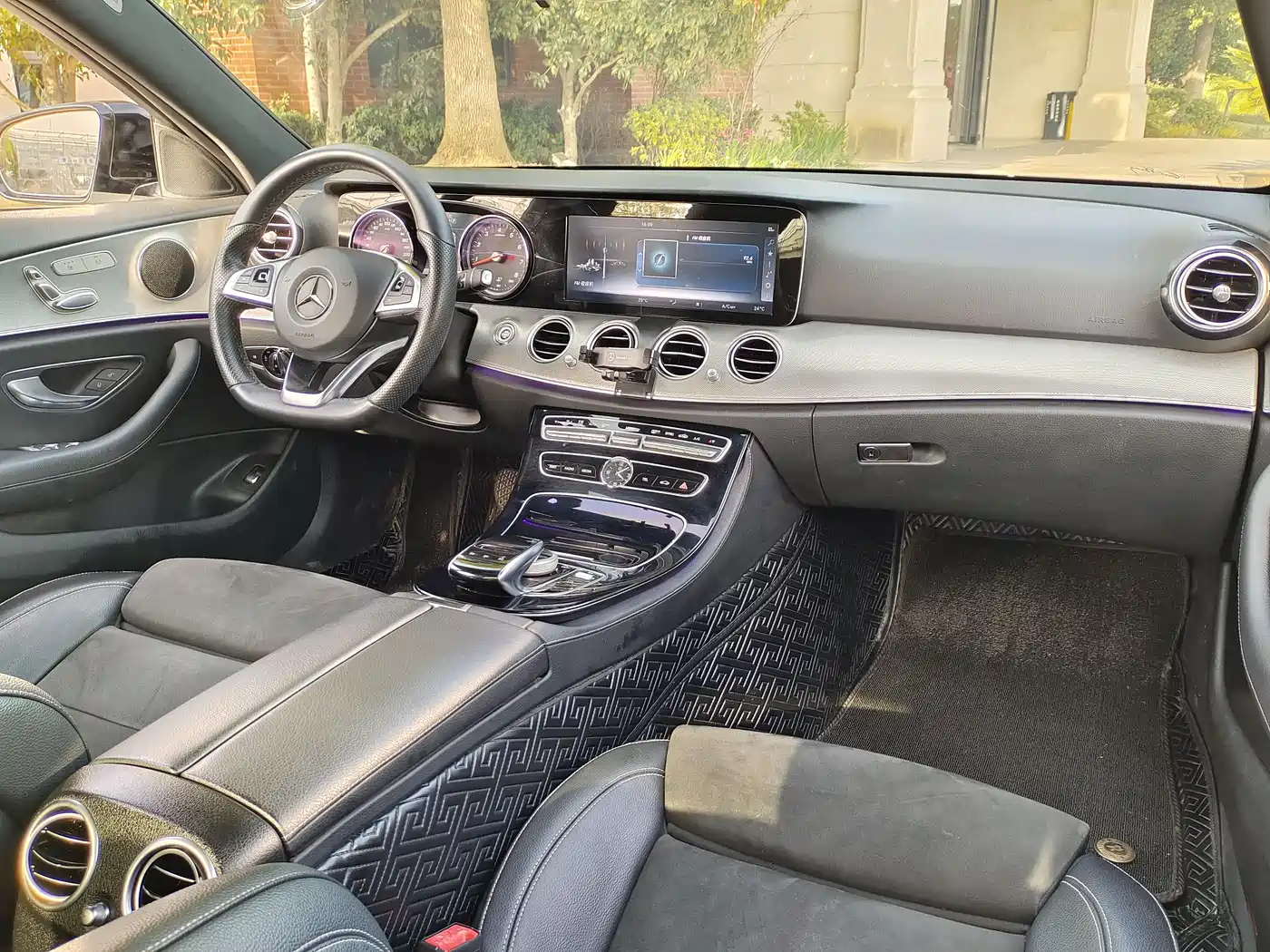 Mercedes-Benz E-Class 2017 E 200 Sport 4MATIC фото 8
