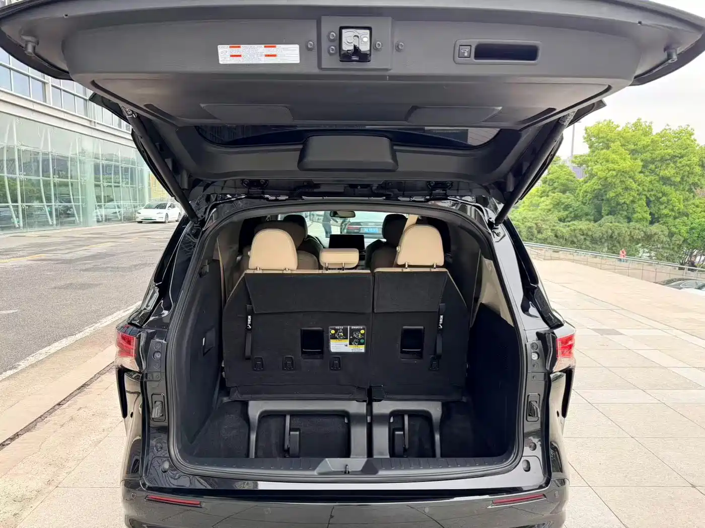 Toyota Sienna 2021 2.5L Hybrid Premium Edition фото 13