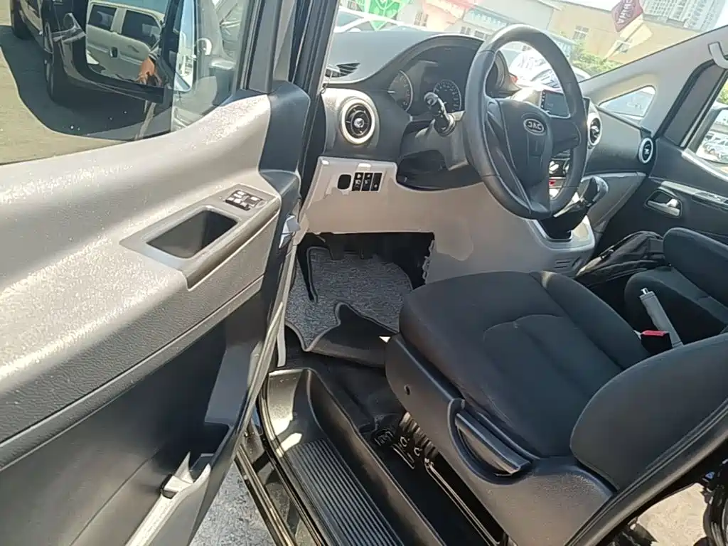 JAC Refine M3 2023 2023 PLUS 1.5T Classic 5/7-seater