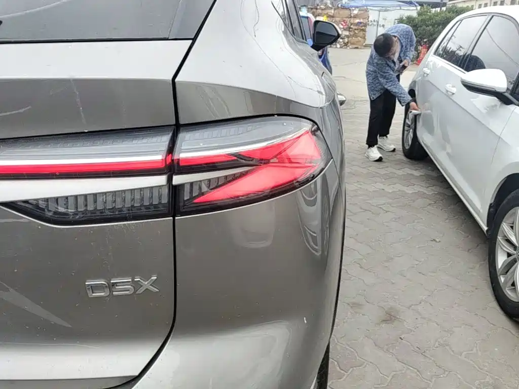 Roewe D5X DMH 2024 2024 135 Flagship Edition