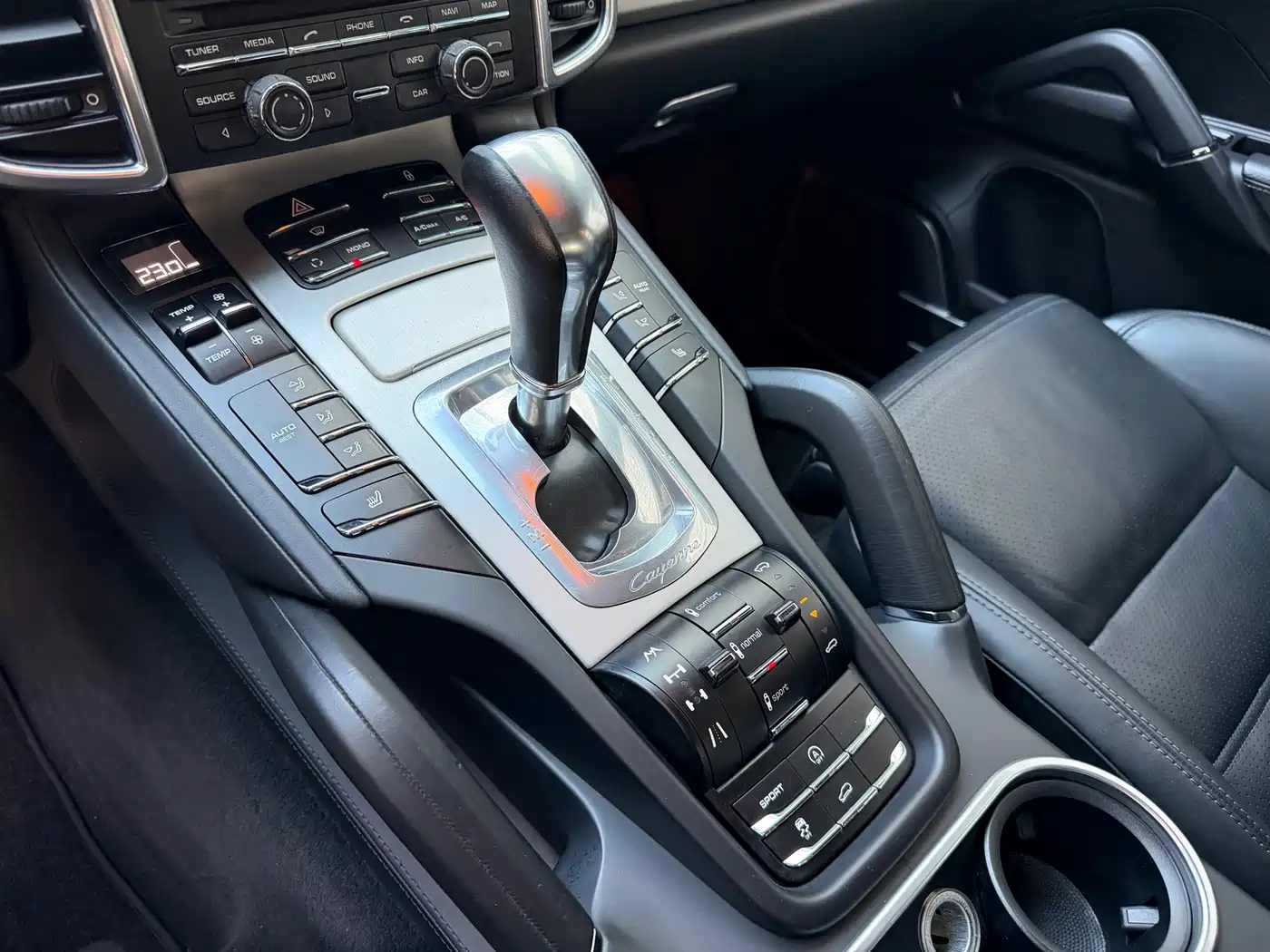Porsche Cayenne 2011 Cayenne Turbo 4.8T фото 14