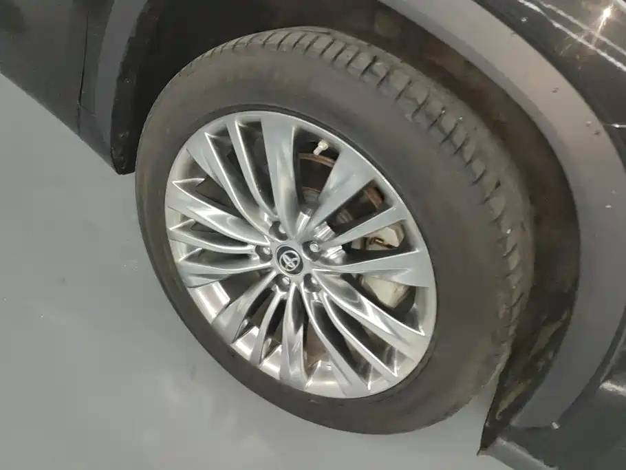 Photo 6 - Toyota Highlander