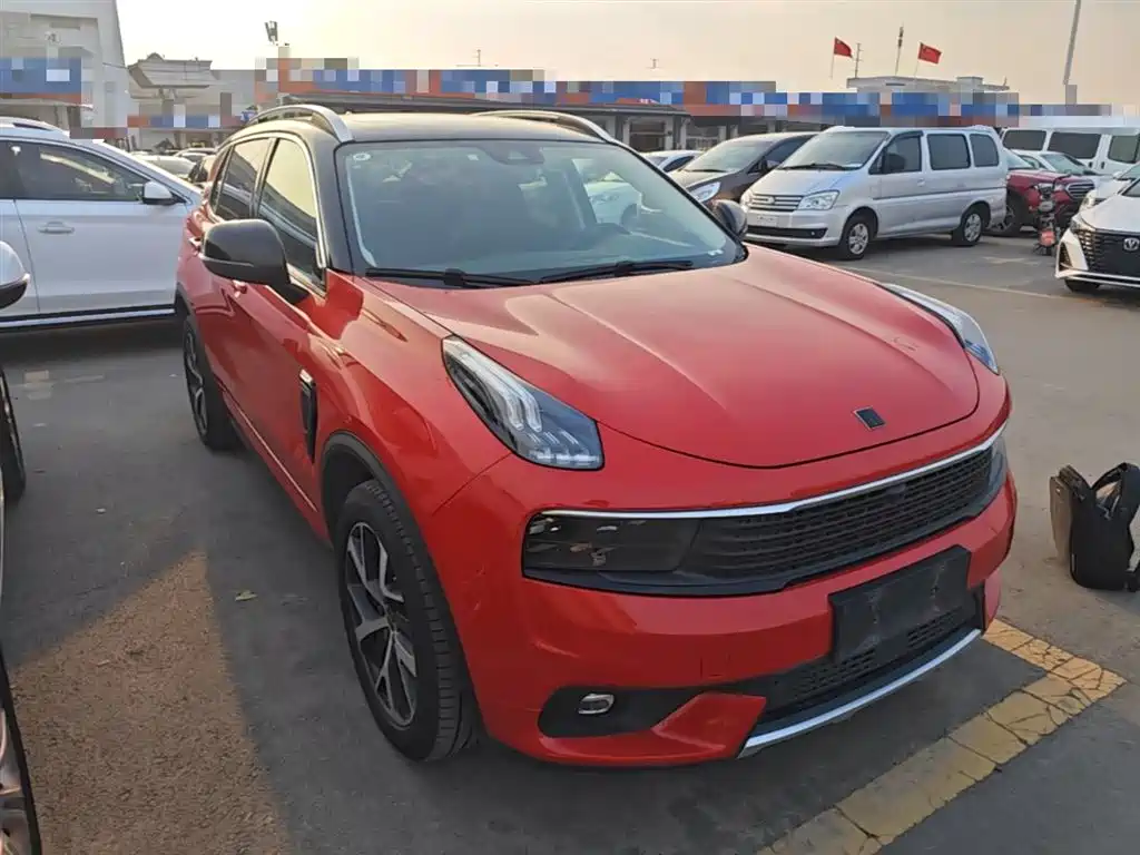 Lynk & Co 01 2017 2.0T AWD Pro фото 4