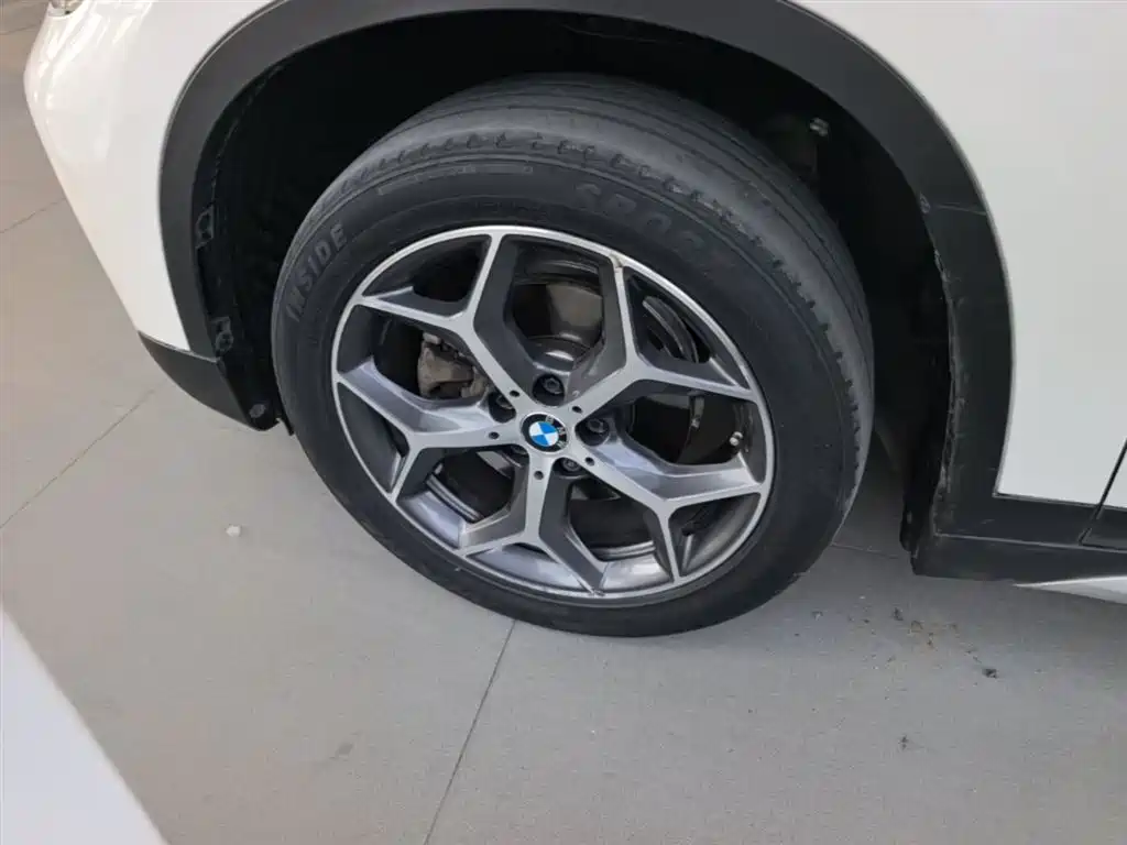 BMW X1 2018 sDrive18Li Premium Model фото 23