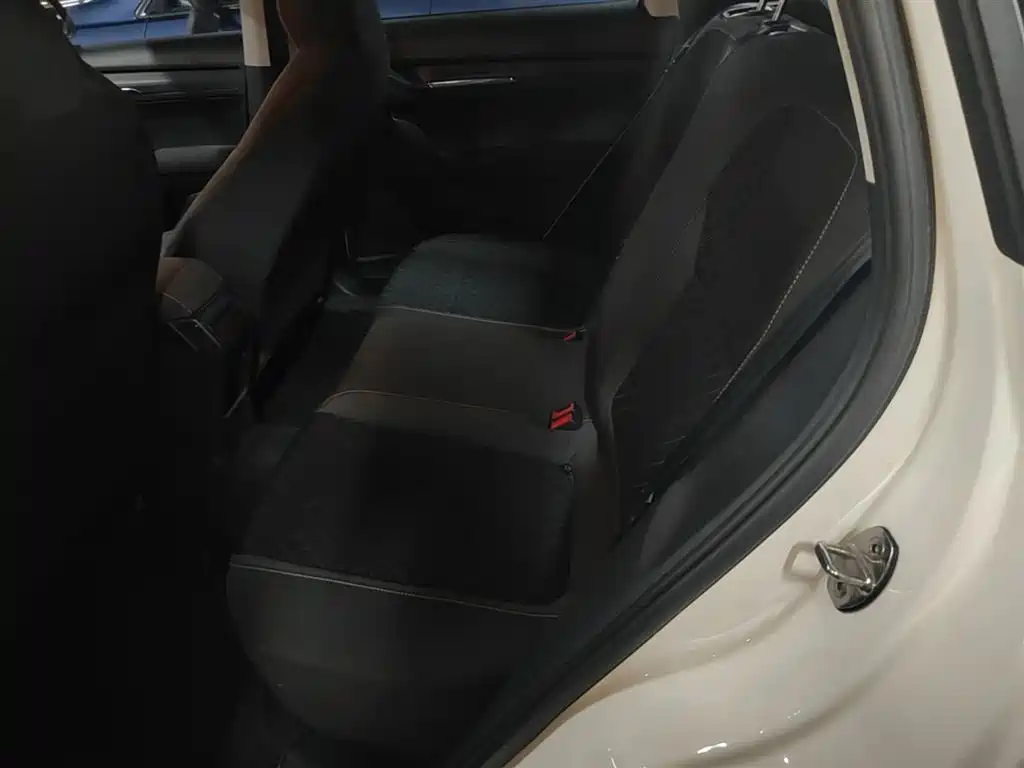Škoda Kamiq 2020 Model 1.5L Automatic Standard фото 17