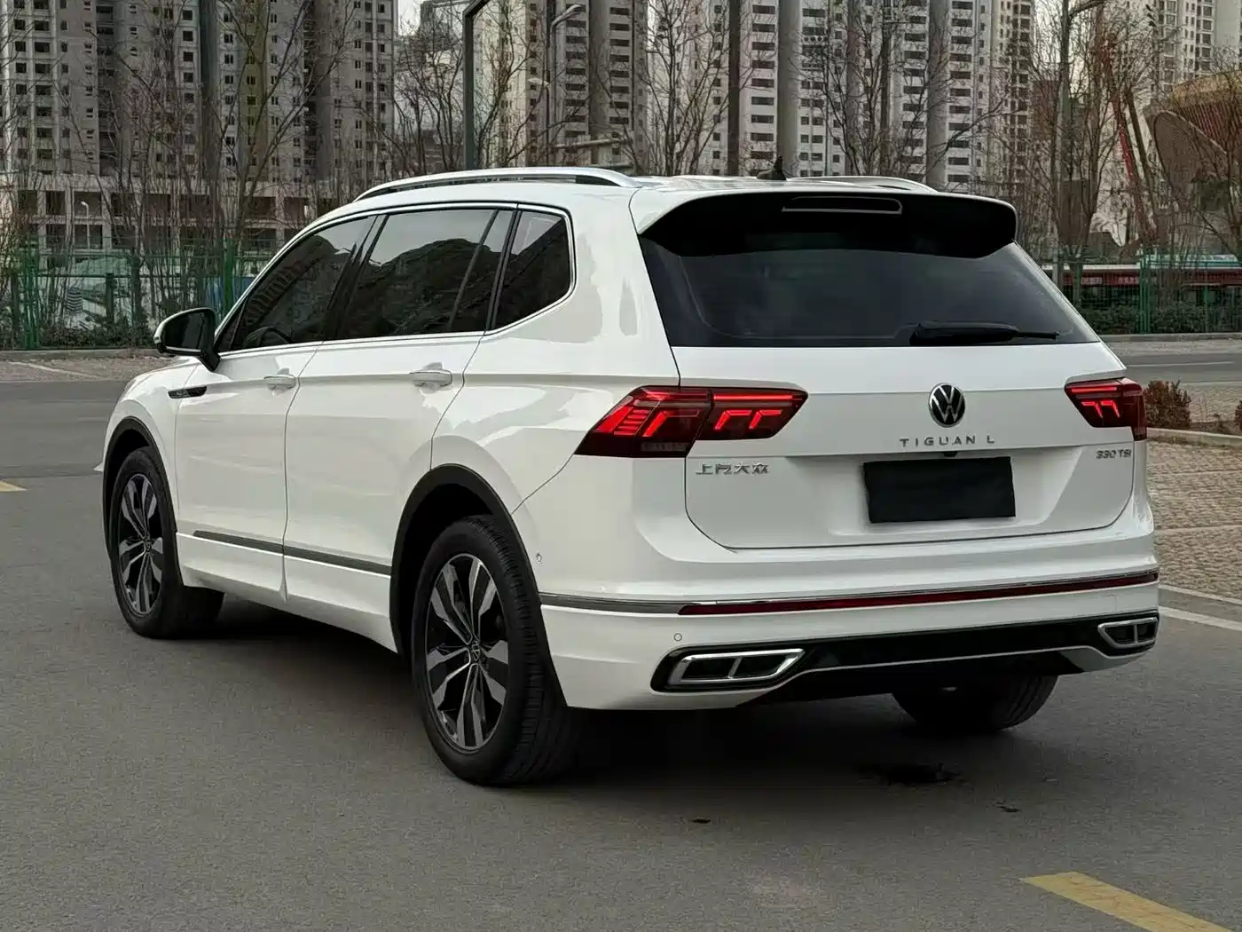 Volkswagen Tiguan L 2022 330TSI Auto 2WD R-Line Premium Edition фото 6