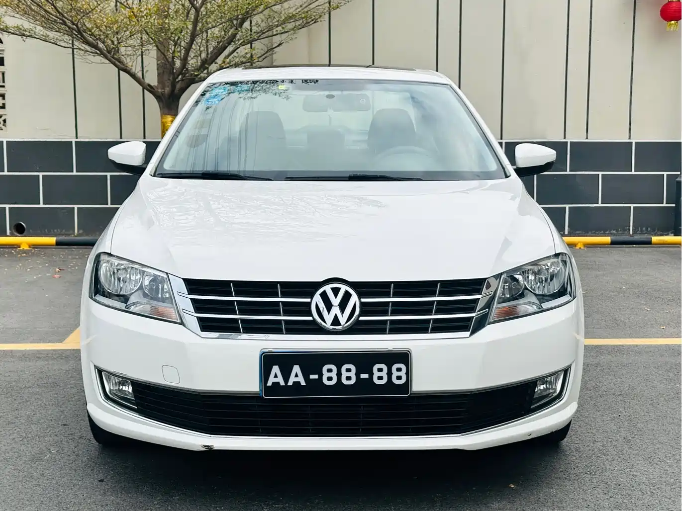 Volkswagen Lavida 2013 Facelift Classic 1.6L Automatic Comfort фото 2
