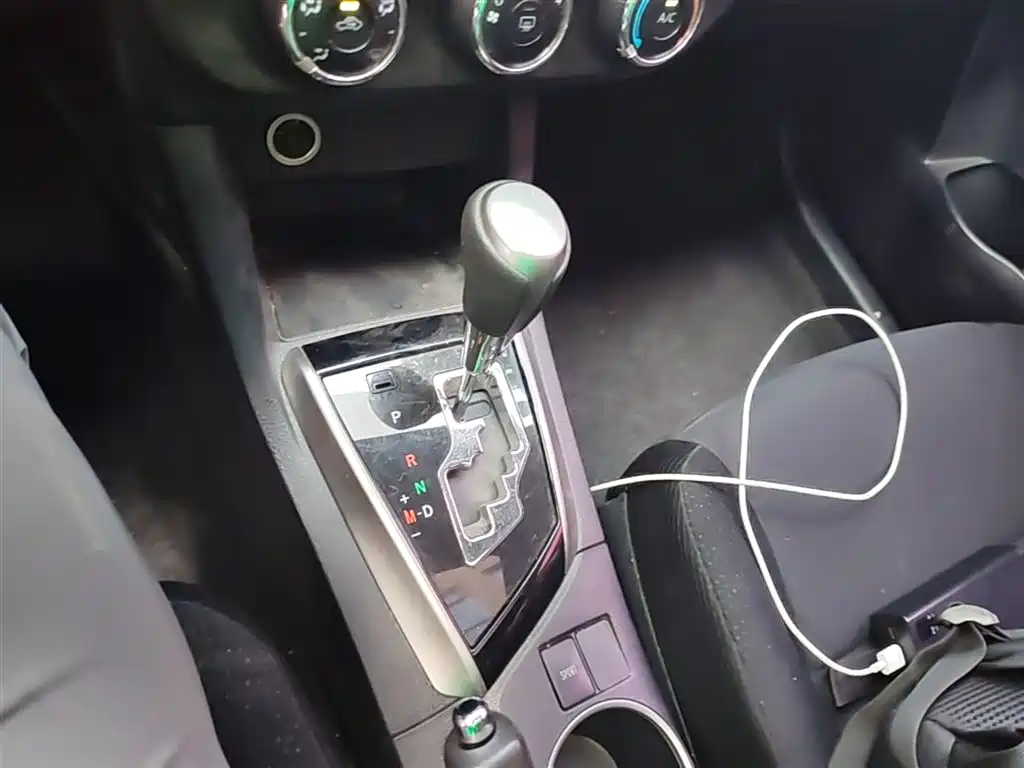 Toyota Levin 2014 1.6G CVT Elite Edition фото 14