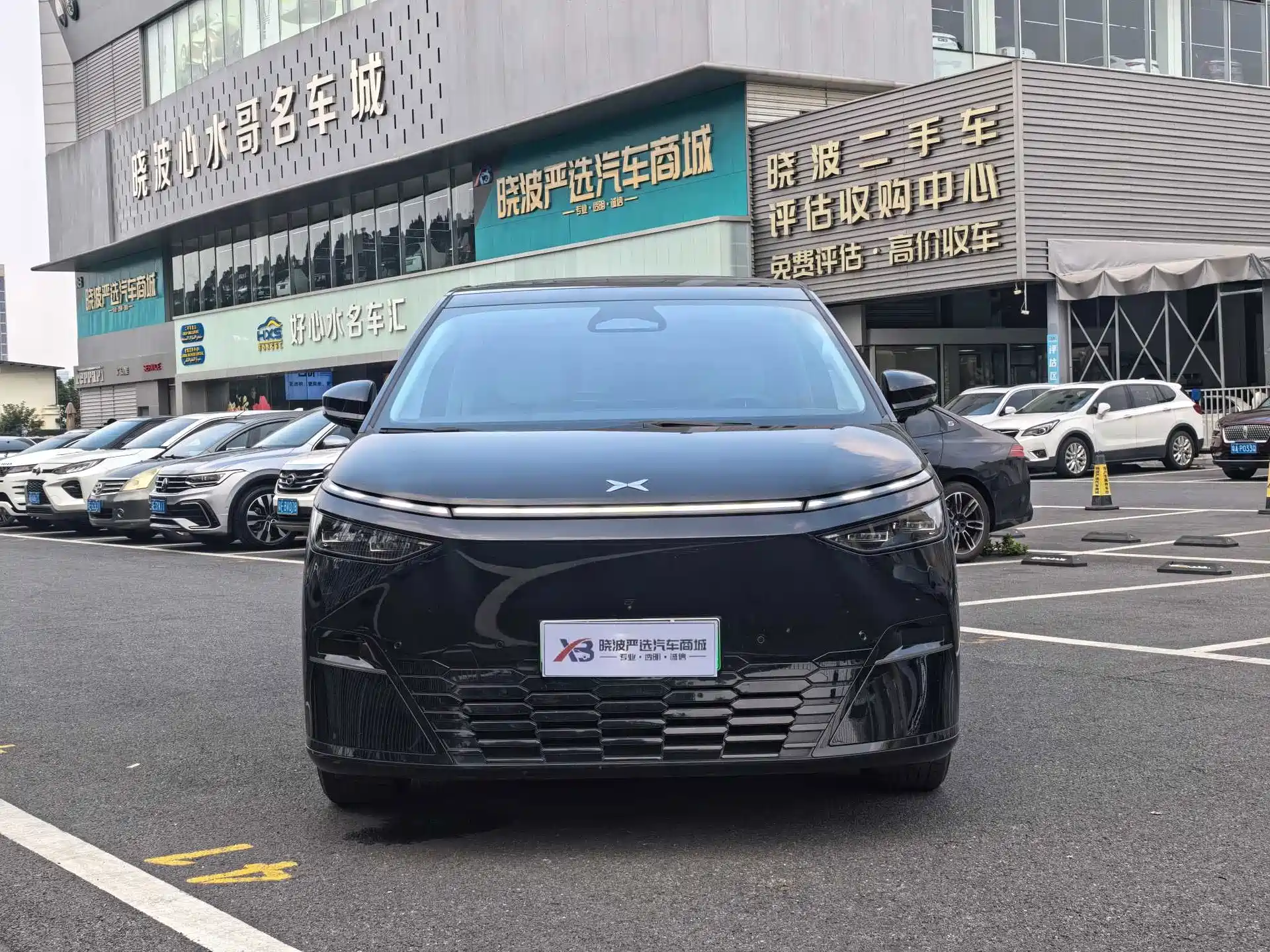 Фото 2 - XPeng X9