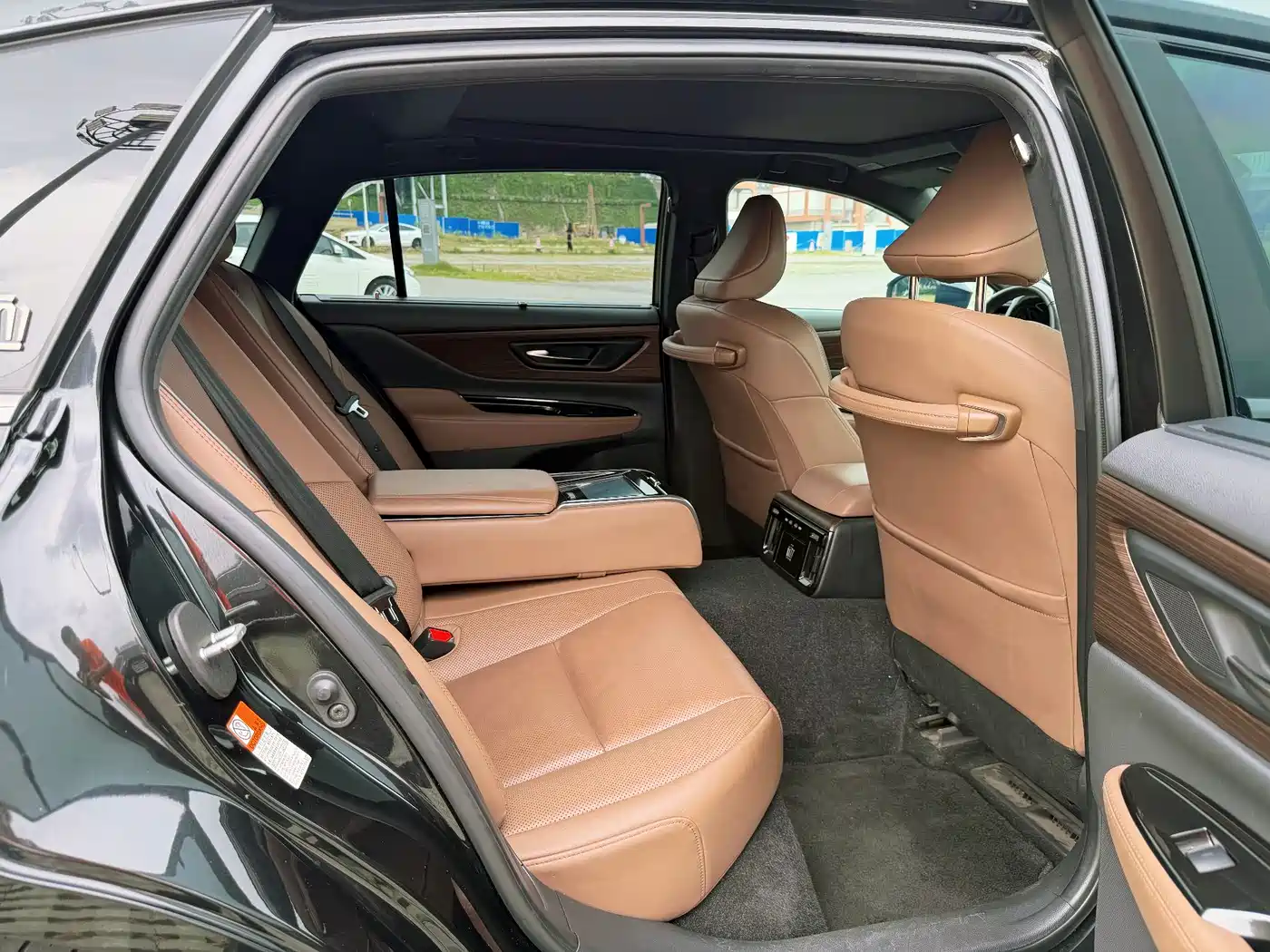 Toyota Crown (Import) 2024 2.5L Ultimate Edition фото 17
