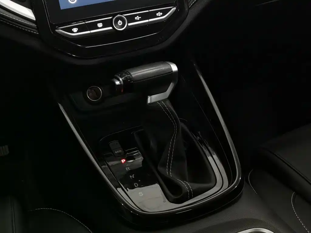 Baojun 530 2021 2021 Global Vehicle Anniversary Edition 1.5T CVT Premium Connected 7-seater