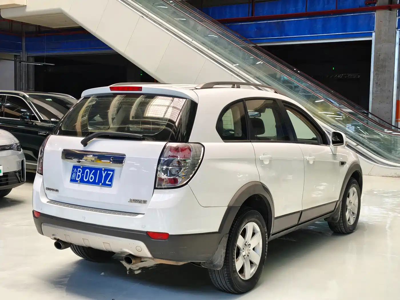 Chevrolet Captiva 2013 2012 Model 2.4L 2WD Urban Edition 5-Seater
