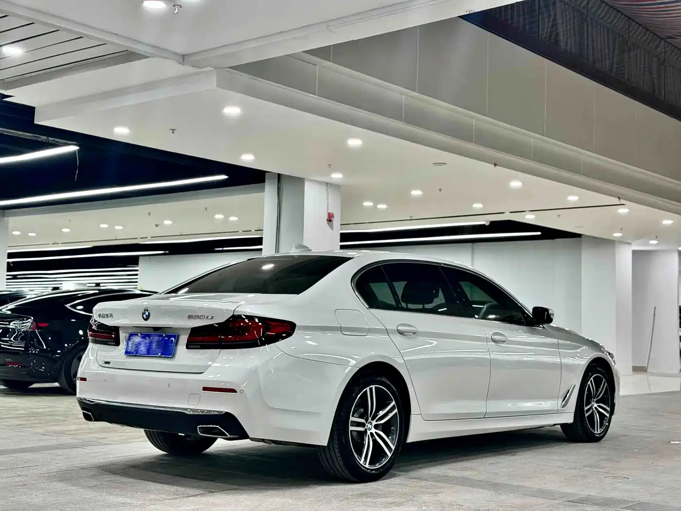 Фото 12 - BMW 5 Series
