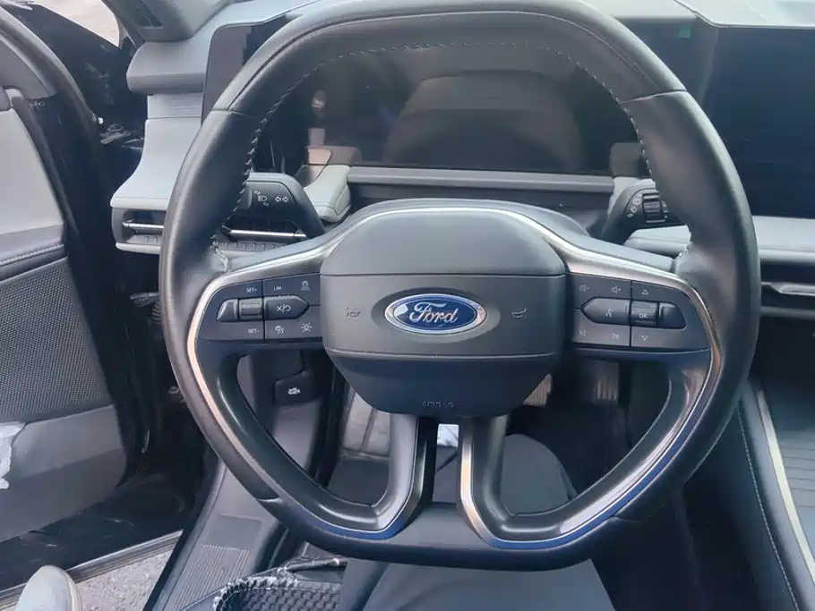 Photo 15 - Ford Edge