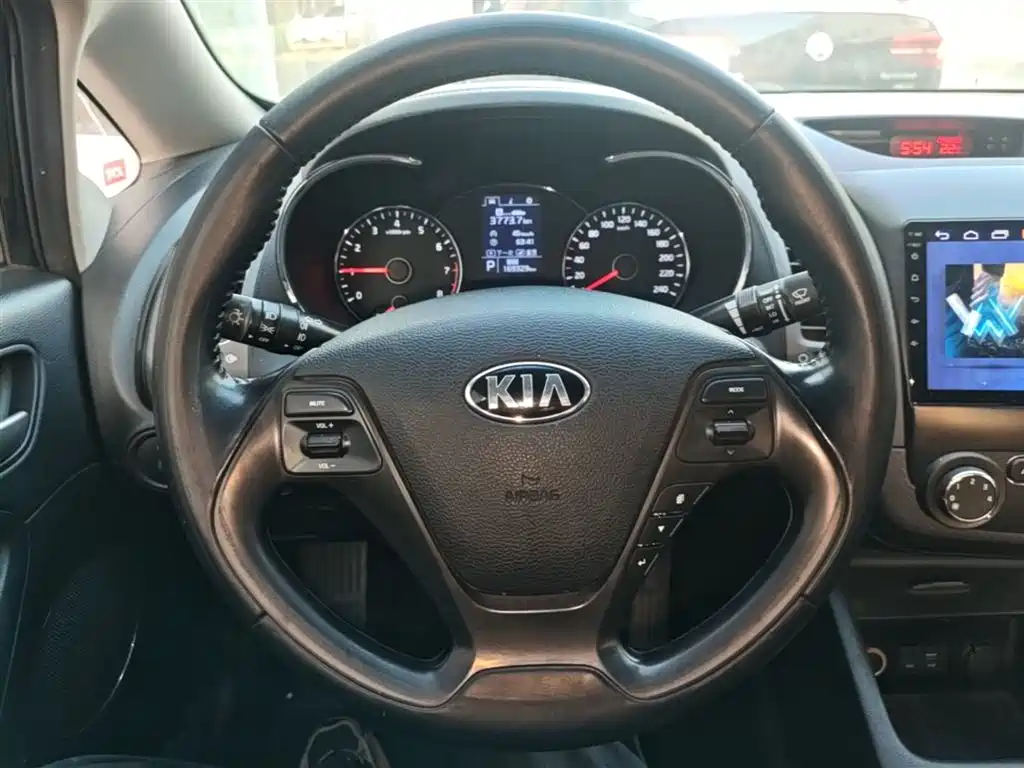 Kia K3 2015 1.6L Automatic GLS фото 11