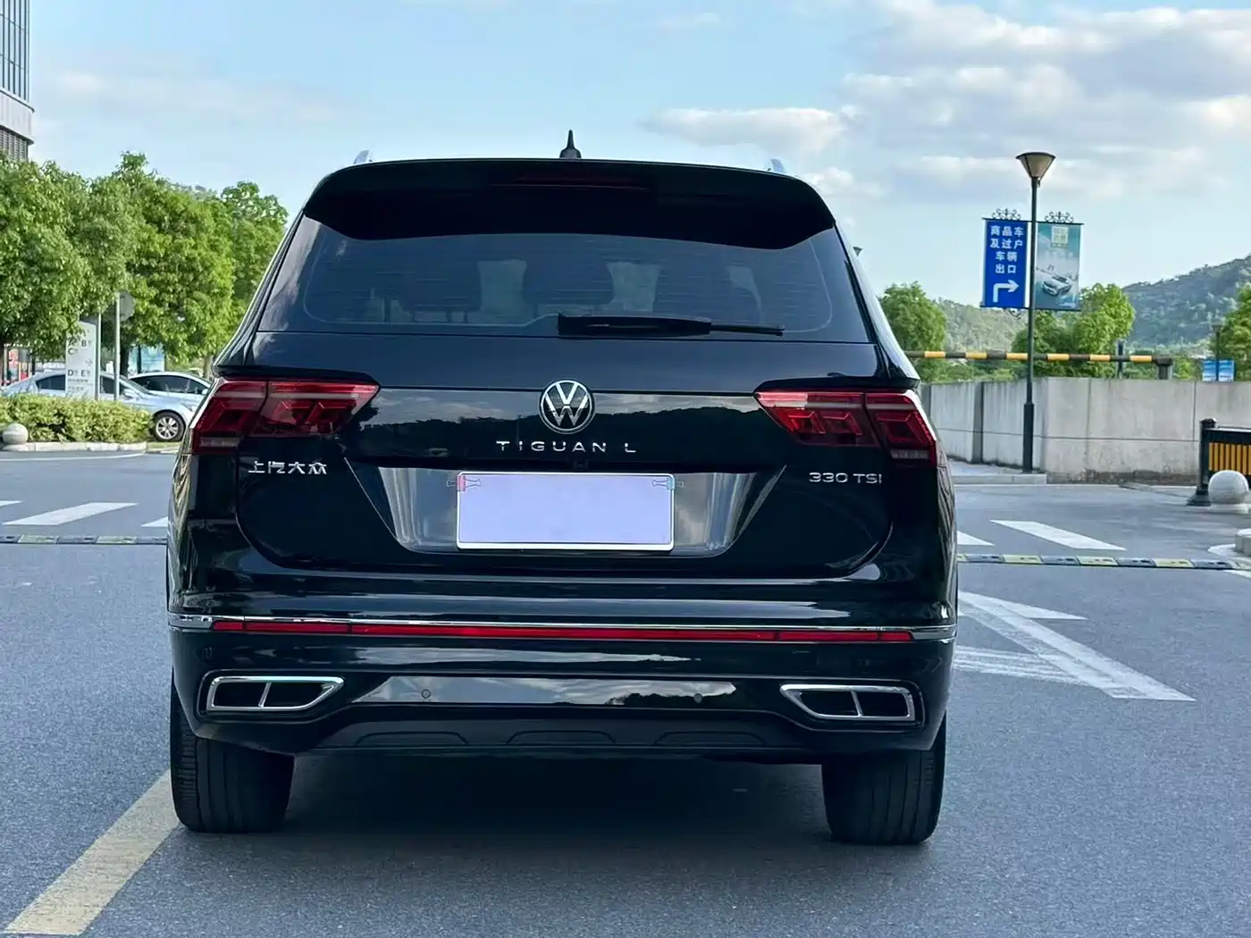 Volkswagen Tiguan L 2024 330TSI Automatic 2WD R-Line Premium Enjoyment Edition фото 10