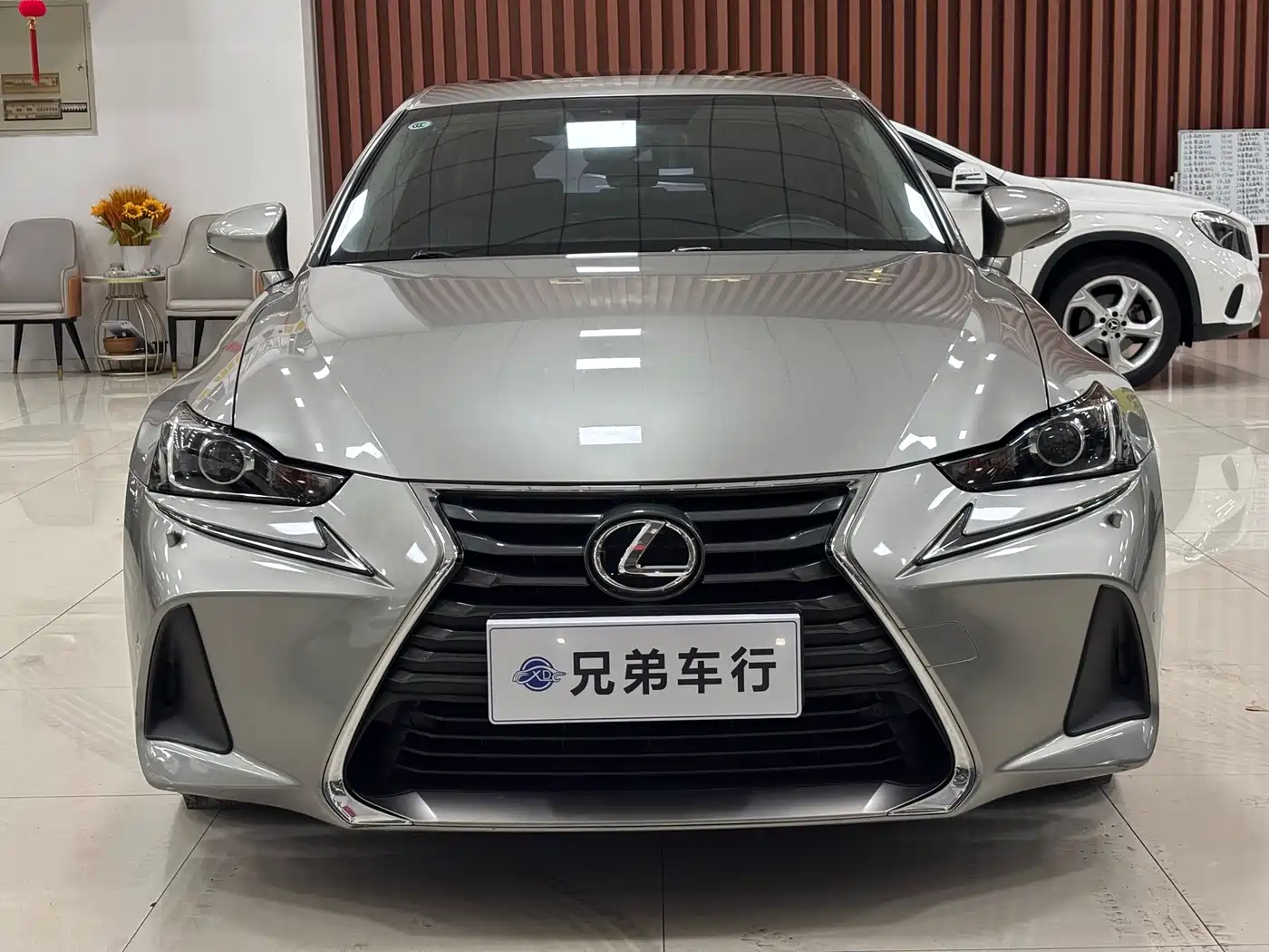 LEXUS IS
