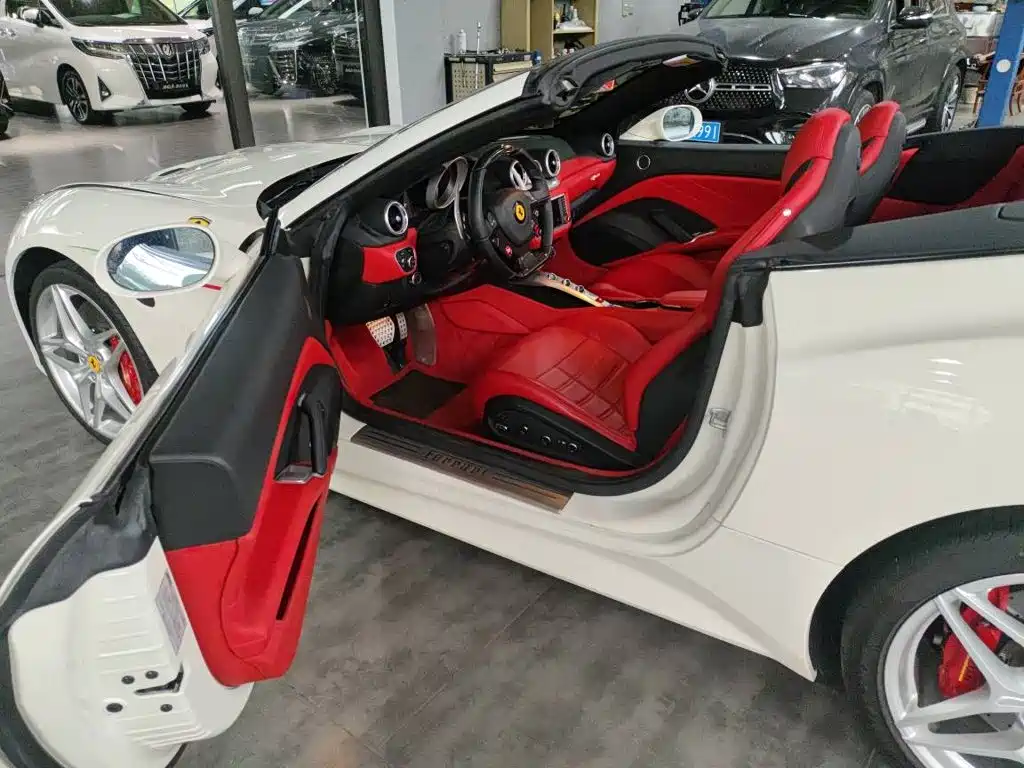 Ferrari California T 2018 2015 3.9T Standard