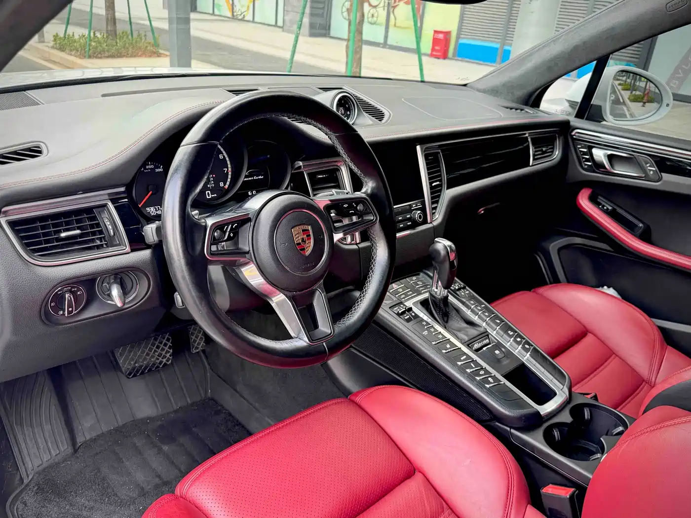 Porsche Macan 2017 Macan Turbo 3.6T фото 3