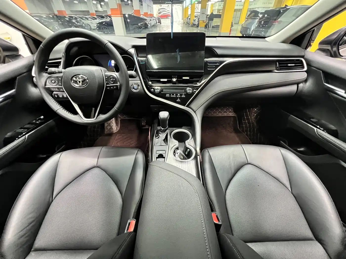 Toyota Camry 2023 2.0G Luxury Edition фото 15