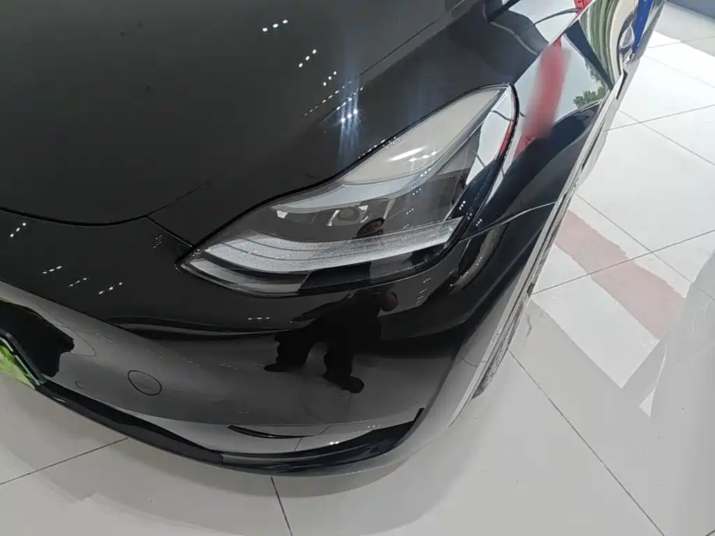 Photo 18 - Tesla Model Y