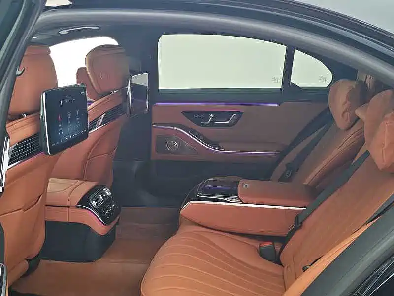 Фото 10 - Mercedes-Benz S-Class